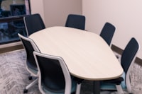 Huddle Rooms seat up to six and provide a convenient space for study groups, tutoring sessions, or small meetings.