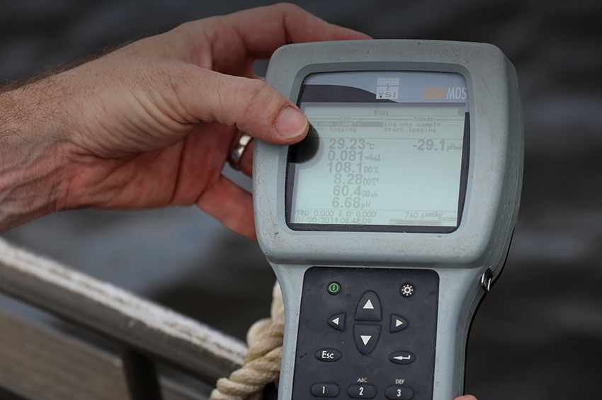 Water quality monitoring device 